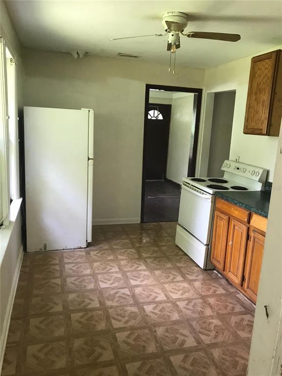 Building Photo - 1250 W 27th St