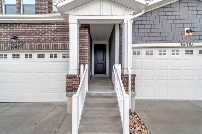 Building Photo - 16422 S Bull Spgs Ln