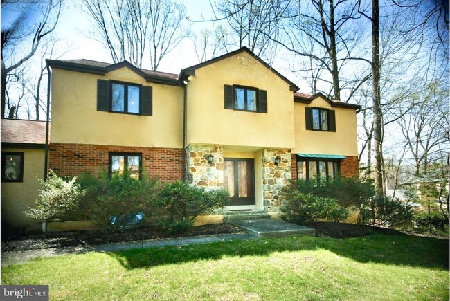 Primary Photo - 1120 Cymry Dr