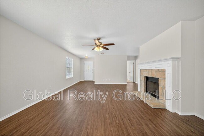 Building Photo - 16610 Retama Crown