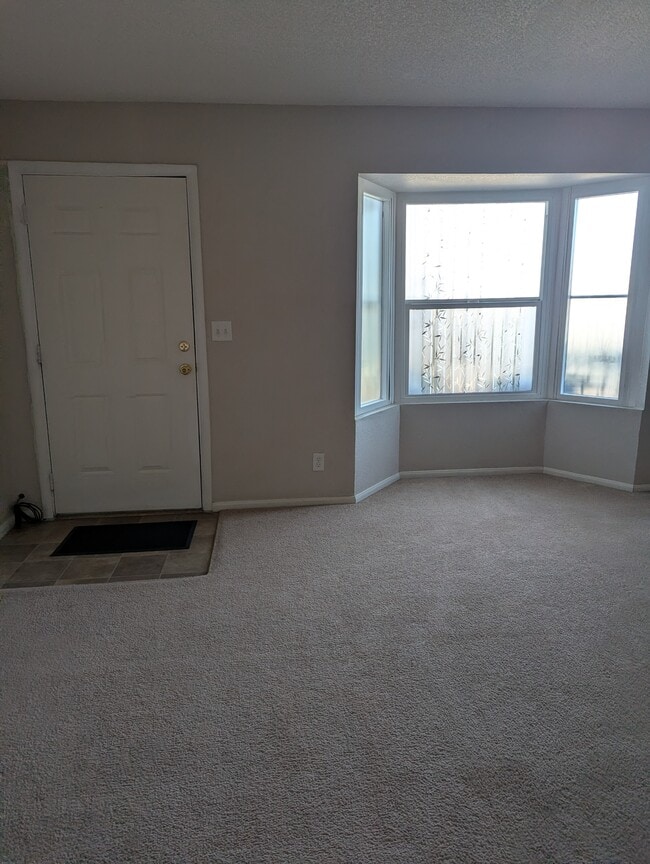 Building Photo - 898 Rhinegold Way