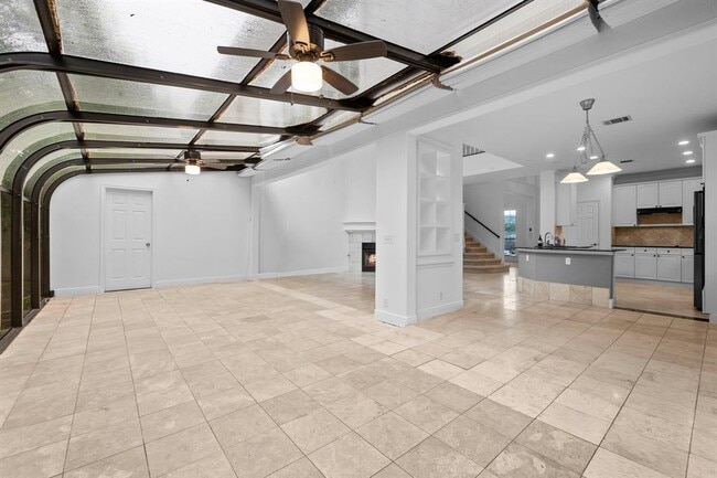 Building Photo - 2303 El Sol Dr