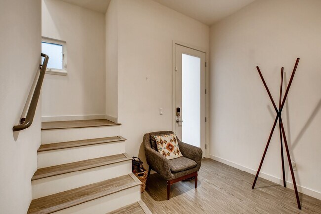 Building Photo - Beautiful Modern Home for Rent in San Diego – Prime Location!