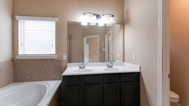 Building Photo - 5506 Casa Calvet Dr