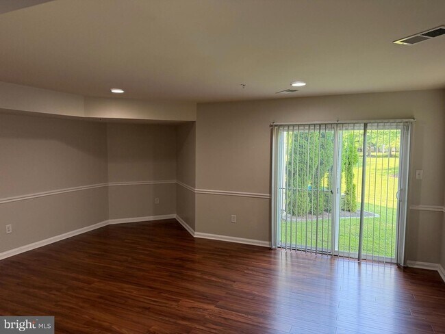 Building Photo - 9830 Garden Ranges