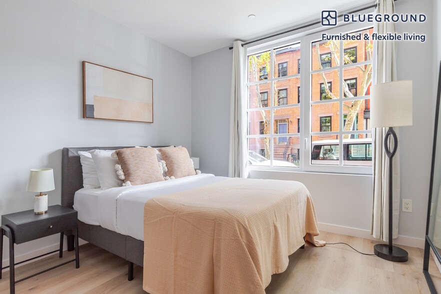 Building Photo - 68 Gold St