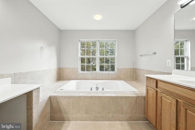 Building Photo - 4705 Manor Dr