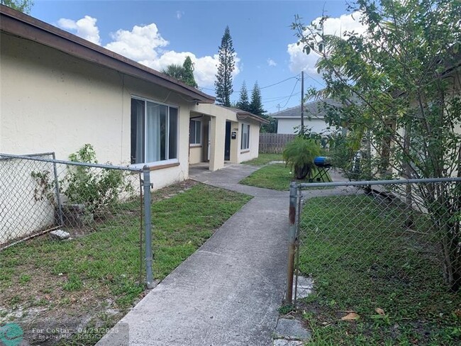 Building Photo - 2760 NW 58th Terrace