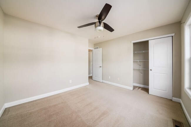Building Photo - 8865 Sweetshade Dr