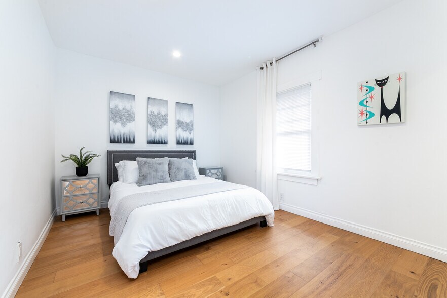 Building Photo - 6008 Carlton Way