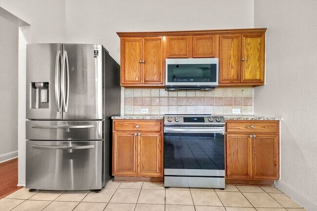 Building Photo - 1075 Wood Stream Dr