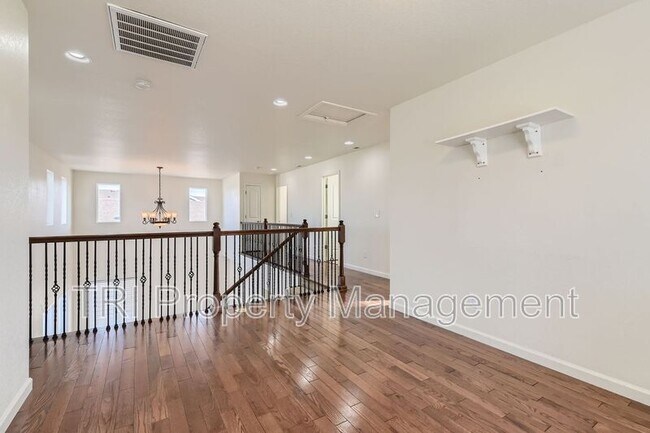 Building Photo - 645 W 171st Pl