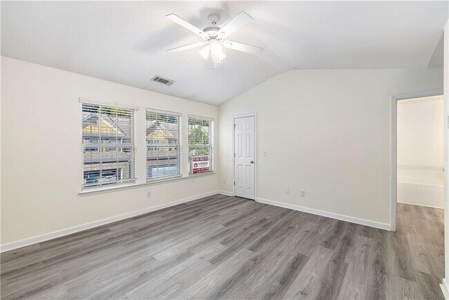 Building Photo - 4003 Labrador Way