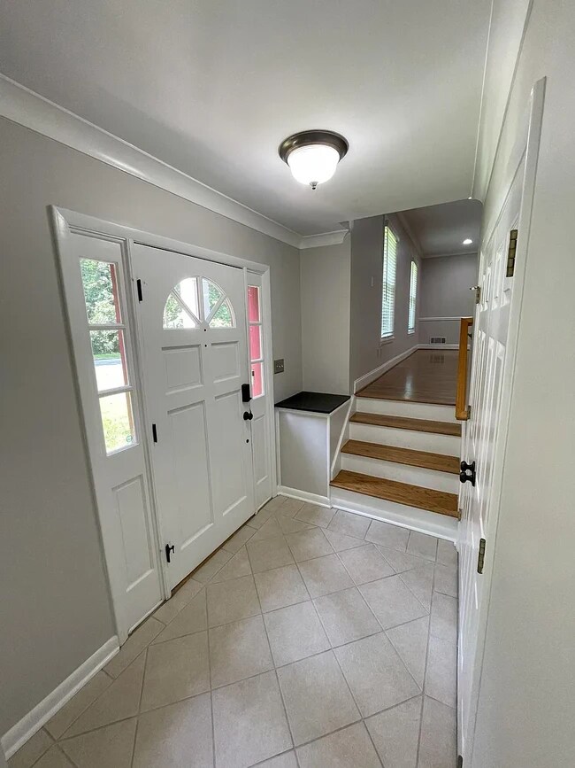Building Photo - 2706 Eaton Pl