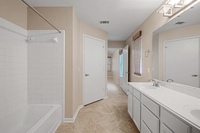 Building Photo - 7320 Muffin Dr