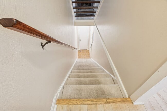 Building Photo - Norfolk condo across from Chesapeake Bay