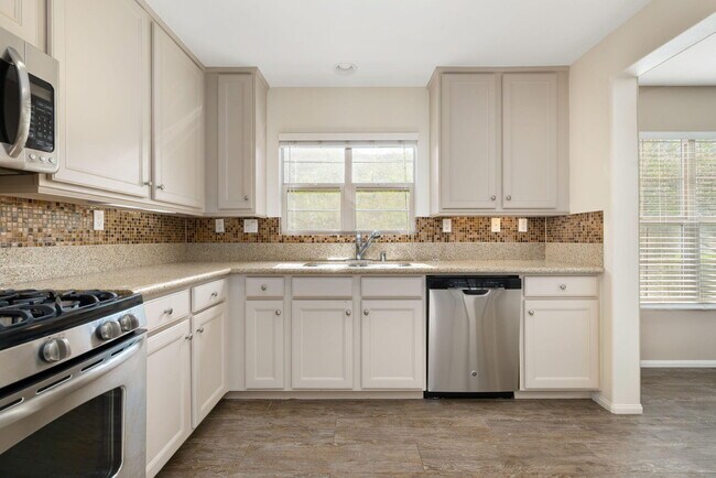 Building Photo - 262 Paseo Gregario