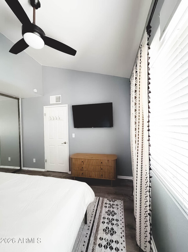 Building Photo - 8055 E Thomas Rd