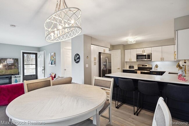 Building Photo - 1131 Indianwood Trail