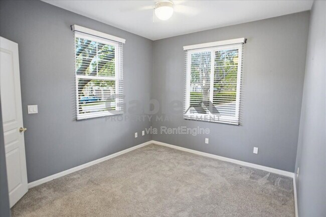Building Photo - 26925 Carmelita Dr