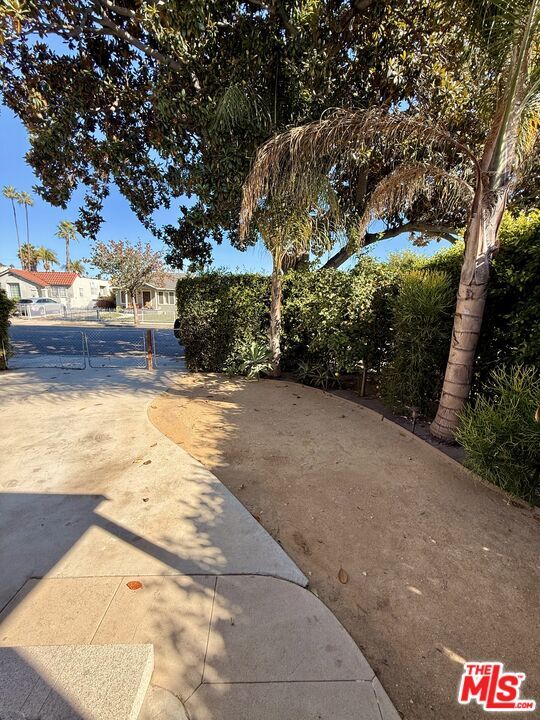 Building Photo - 3659 6th Ave