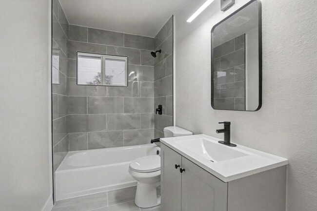 Building Photo - 4201 Lobata Pl