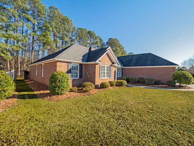 Building Photo - Available May 1st in popular Carolina Palms!