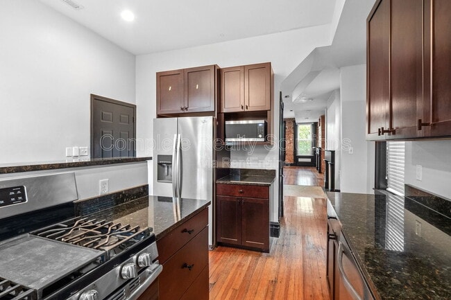 Building Photo - 2106 Cherokee St