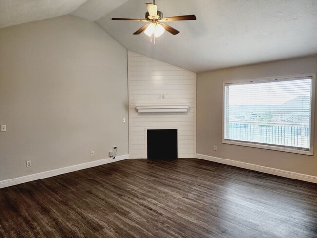 Building Photo - Pre-Leasing for May - Wild Horse Luxury,  Newer,  4 Bed Room, 3 Car Garage