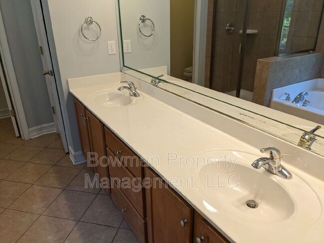 Building Photo - 503 Southern Ct