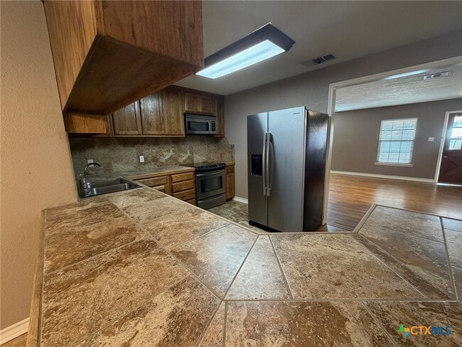 Building Photo - 127 Hillcrest Dr