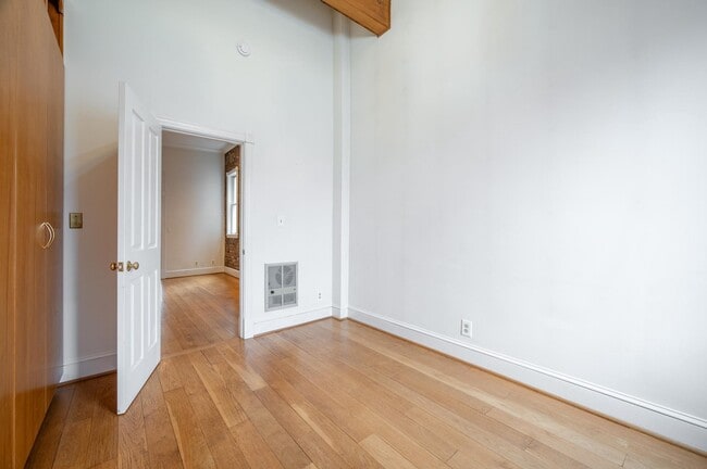 Building Photo - 310 Prince St