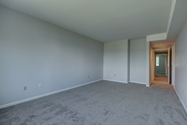 Building Photo - 1128 Windward Rd