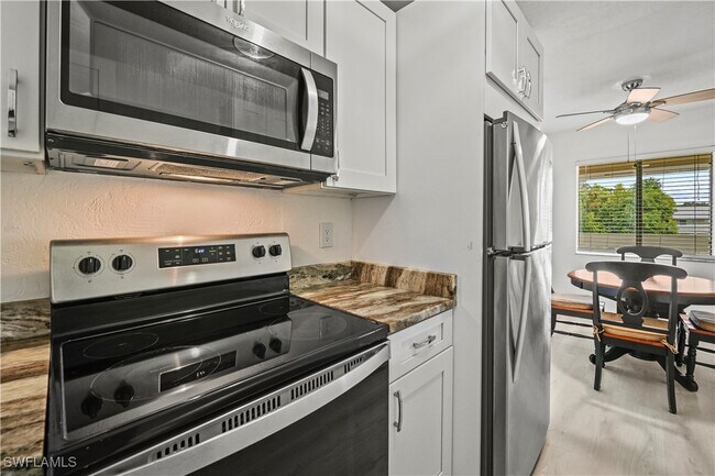 Building Photo - 4607 Bayshore Dr