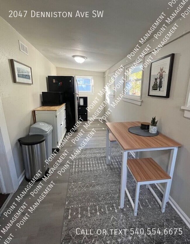 Building Photo - 2047 Denniston Ave SW