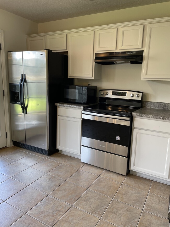 Building Photo - 1117 E Cortona Cir