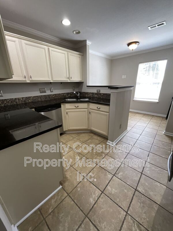 Building Photo - 300 Mourning Dove Terrace