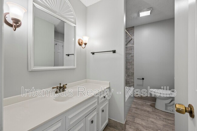 Building Photo - 5771 Brentwood Trace