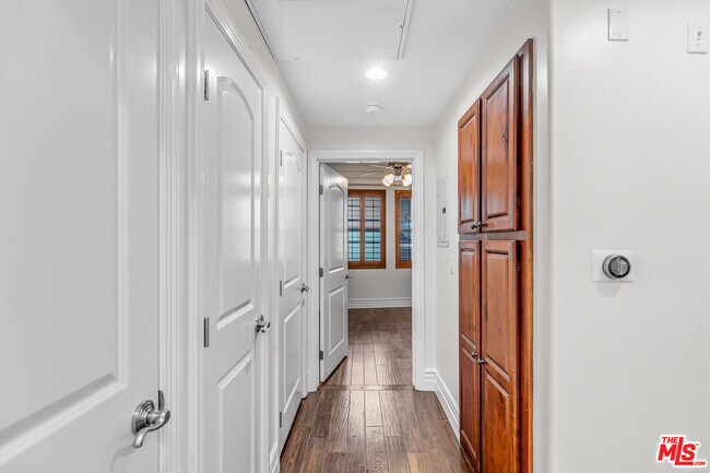 Building Photo - 12021 Guerin St