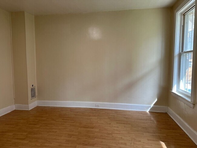 Building Photo - 111 N 17th St