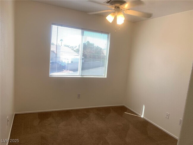 Building Photo - 9514 Observer St