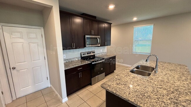 Building Photo - 1061 Desert Candle Dr