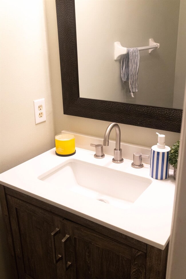 Building Photo - 2597 Panther Creek Rd