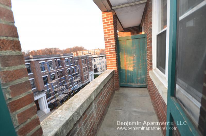 Building Photo - 119 Sutherland Rd