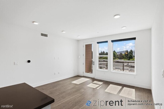 Building Photo - 2 br, 2 bath Condo - 3768 Capitol Ave, Fre...
