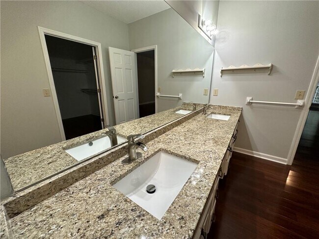 Building Photo - 10570 Turner Rd