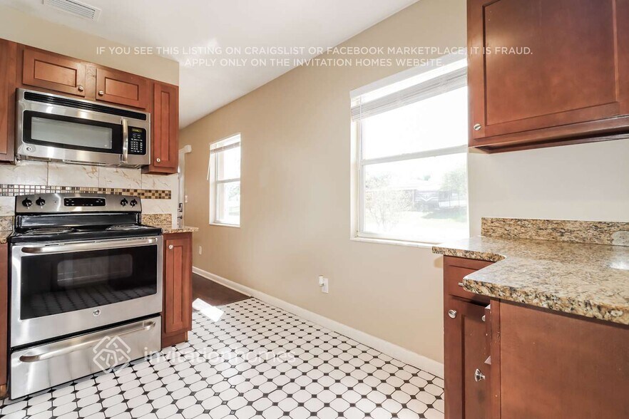 Building Photo - 7020 Aspen Ave