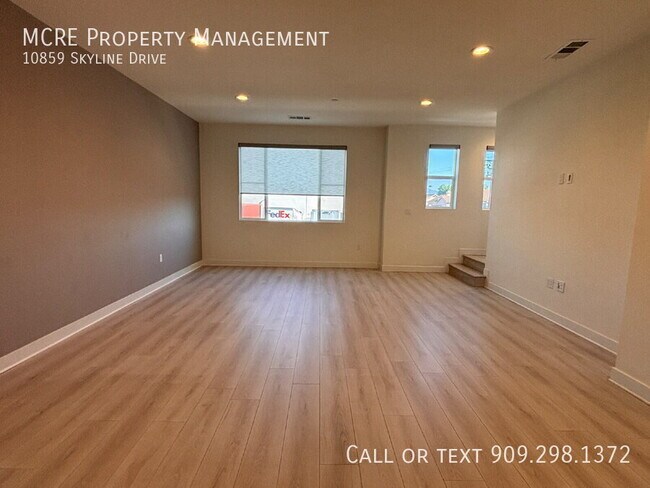 Building Photo - 10859 Skyline Dr