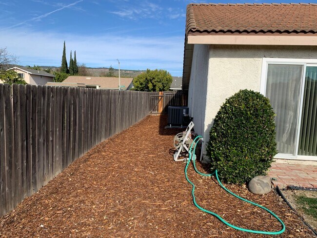 Building Photo - Great Home, Great Location, Great Neighborhood