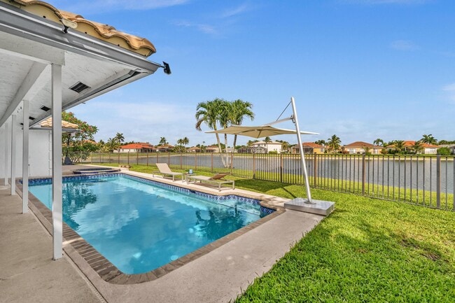 Building Photo - 12502 Baywind Ct